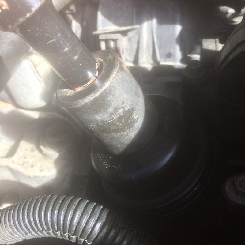 Illustration for article titled 2012 Dodge Grand Caravan oil filter bypass valve, spontaneous failureĀ